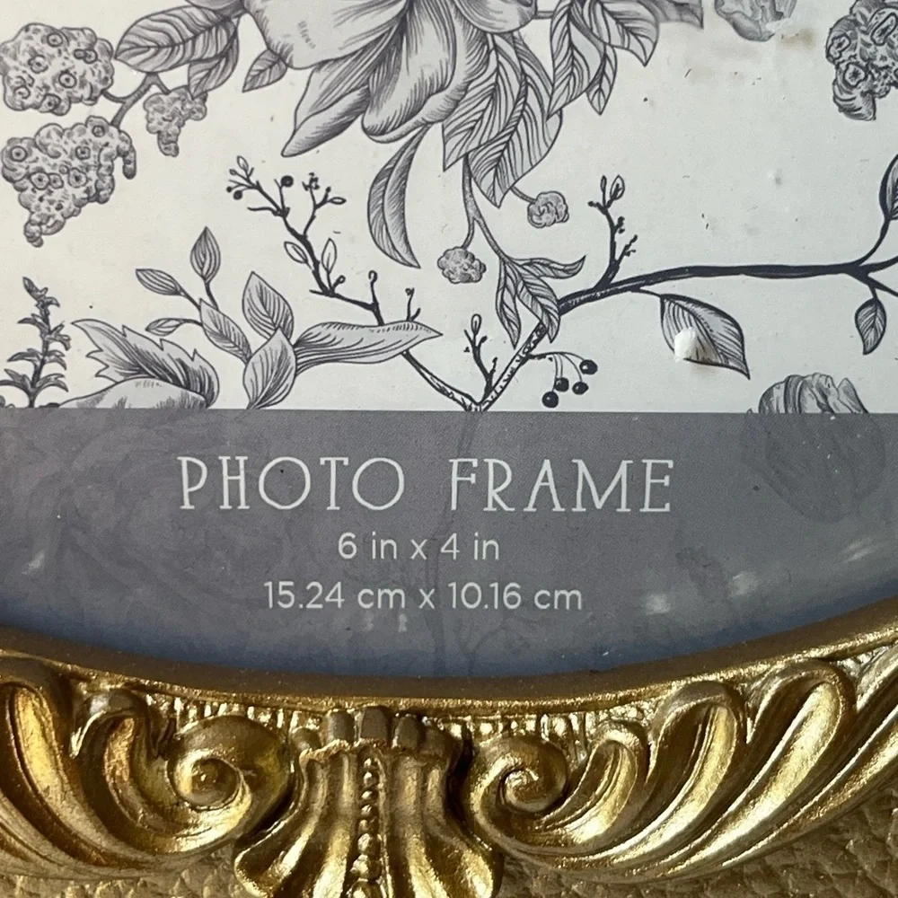 Gold Ornate Floral For Oval inside 4”x6” Picture Frame New 8.5” ”x6.5”